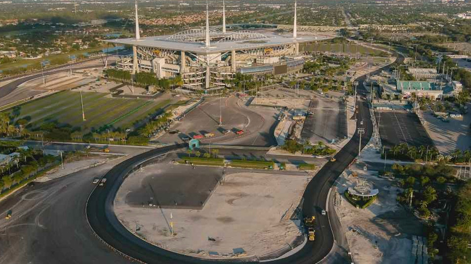 MatSing Lens Antennas to Enhance Mobile Phone Connectivity at Miami Grand Prix